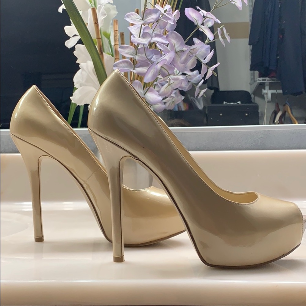 Enzo Angiolini Platform Heels, Gold